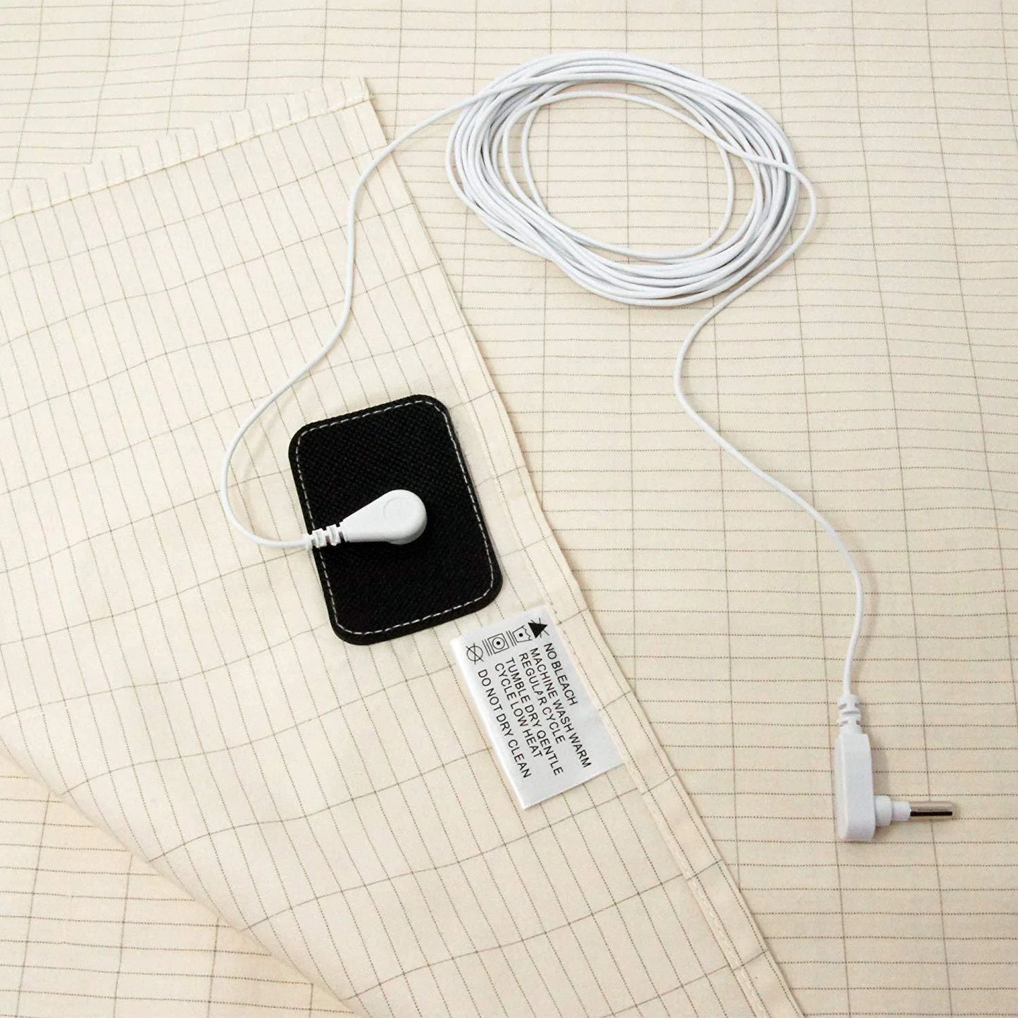 Grounding Silver Cotton Bed Sheet